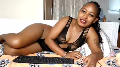 Snapshot of swt_bby chatting on June 20, 6:05 am swt_bby online show from June 20, 6:05 am