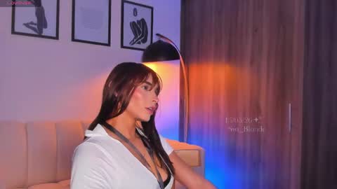 Ambar online show from May 15, 11:45 pm