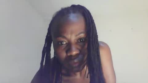 Snapshot of swtebony1 chatting on February 21, 11:21 pm ALICIA online show from February 21, 11:21 pm