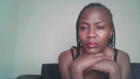 Snapshot of swtebony1 chatting on November 6, 11:26 pm ALICIA online show from November 6, 11:26 pm