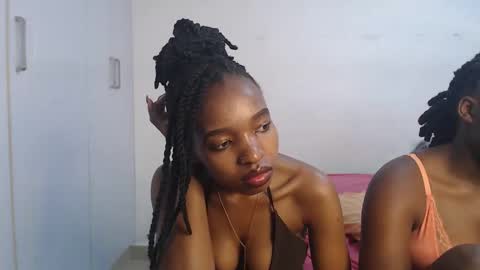 Snapshot of swyt_camillah chatting on October 21, 3:35 pm Camillah online show from October 21, 3:35 pm