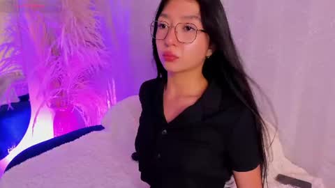 Snapshot of sydney_miller_ chatting on June 17, 12:24 am Sydney online show from June 17, 12:24 am