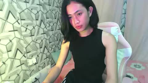 Snapshot of sydnyxox1 chatting on May 19, 2:45 pm sydnyxox1 online show from May 19, 2:45 pm
