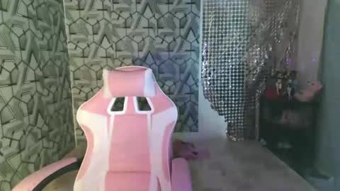 Snapshot of sydnyxox1 chatting on June 3, 7:00 am sydnyxox1 online show from June 3, 7:00 am