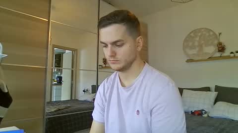 syl092 online show from December 1, 10:42 am