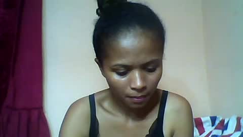 Snapshot of sylvaniah01 chatting on June 1, 7:04 pm sylvaniah01 online show from June 1, 7:04 pm
