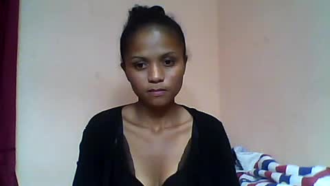 Snapshot of sylvaniah01 chatting on June 3, 3:39 pm sylvaniah01 online show from June 3, 3:39 pm