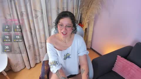 Snapshot of sylvara_bx chatting on May 11, 11:49 am online show from May 11, 11:49 am