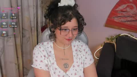 Snapshot of sylvara_bx chatting on May 14, 11:39 am online show from May 14, 11:39 am