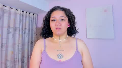 Snapshot of sylvara_bx chatting on June 19, 12:09 pm online show from June 19, 12:09 pm