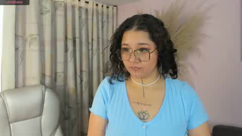 Snapshot of sylvara_bx chatting on June 22, 12:02 pm online show from June 22, 12:02 pm
