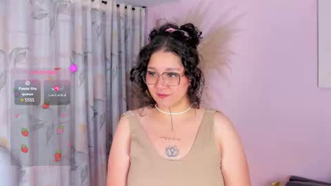 Snapshot of sylvara_bx chatting on June 23, 12:03 pm online show from June 23, 12:03 pm