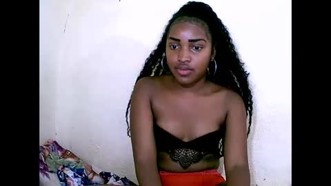 Snapshot of sylviasexy27 chatting on January 2, 10:16 am sylviasexy27 online show from January 2, 10:16 am