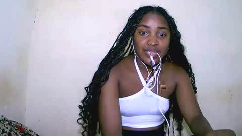 Snapshot of sylviasexy27 chatting on January 16, 6:59 pm sylviasexy27 online show from January 16, 6:59 pm