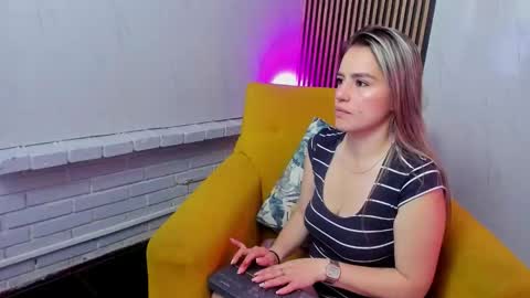 Snapshot of sylvie_bernard chatting on November 13, 12:48 pm Sylvie online show from November 13, 12:48 pm