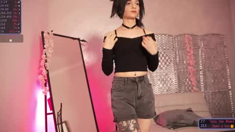 Snapshot of sylvie_fey chatting on May 4, 2:07 am Sylvie online show from May 4, 2:07 am