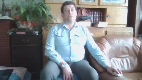 Snapshot of sympa_trique chatting on February 11, 11:54 am sympa_trique online show from February 11, 11:54 am
