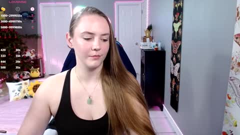 Snapshot of syndica chatting on December 27, 11:10 pm Jennah online show from December 27, 11:10 pm