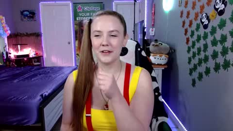 Snapshot of syndica chatting on October 26, 6:25 pm Jennah online show from October 26, 6:25 pm