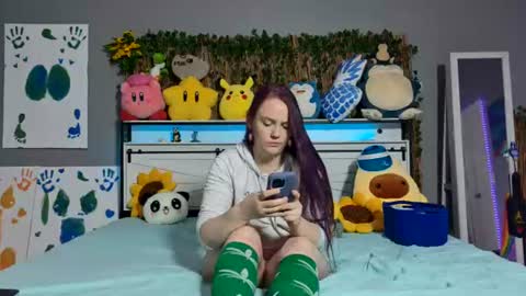 Snapshot of syndica chatting on June 12, 12:09 am Jennah online show from June 12, 12:09 am