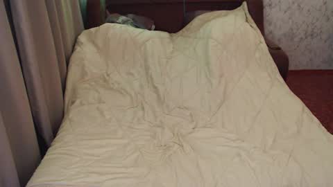 Snapshot of syrendixon chatting on October 29, 5:25 pm SyrenDixon online show from October 29, 5:25 pm