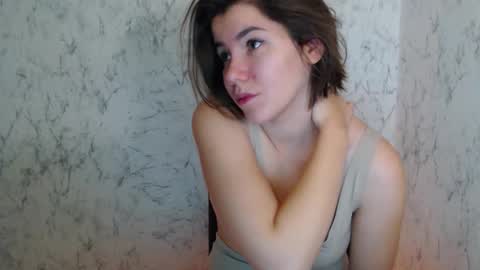 SyrenDixon online show from December 4, 9:45 pm