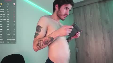 t0ny_wylie online show from December 15, 7:35 am