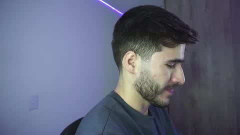 t0ny_wylie online show from December 21, 11:11 am