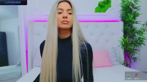 Snapshot of taahiraarabian chatting on December 27, 1:50 pm Arianna online show from December 27, 1:50 pm