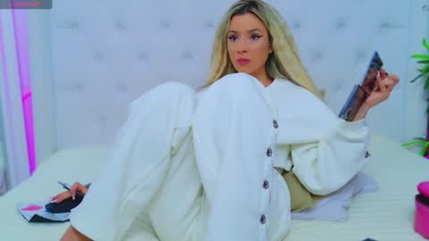 Snapshot of taahiraarabian chatting on January 21, 4:05 pm Arianna online show from January 21, 4:05 pm