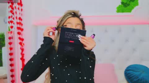 Snapshot of taahiraarabian chatting on February 7, 1:32 pm Arianna online show from February 7, 1:32 pm