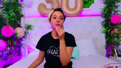 Snapshot of taahiraarabian chatting on September 11, 12:05 pm Arianna online show from September 11, 12:05 pm