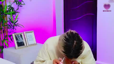 Snapshot of taahiraarabian chatting on September 25, 12:09 pm Arianna online show from September 25, 12:09 pm