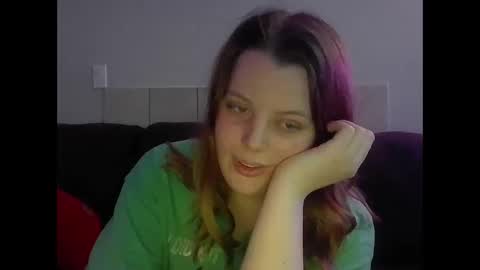 Snapshot of tacyluxe chatting on May 18, 4:29 am tacyluxe online show from May 18, 4:29 am