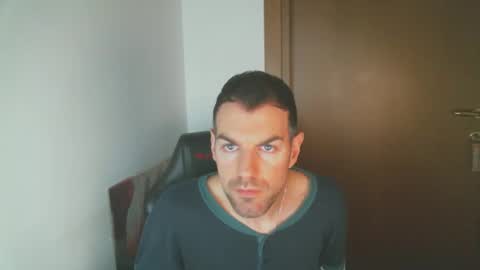 Snapshot of taf1989 chatting on December 19, 5:29 am taf1989 online show from December 19, 5:29 am