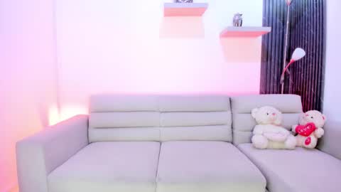 Tahiela  online show from March 7, 3:47 am