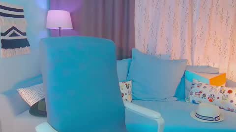 Mia online show from January 12, 1:37 pm