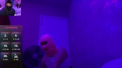 Snapshot of tainodaddy chatting on December 15, 7:23 am tainodaddy online show from December 15, 7:23 am