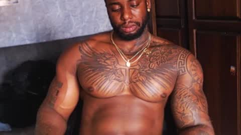 Tairon Tucke online show from December 18, 5:52 pm