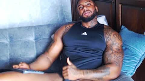 Tairon Tucke online show from December 24, 1:06 pm