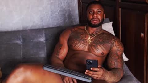 Tairon Tucke online show from December 24, 8:16 pm