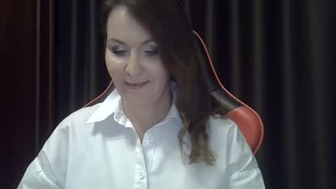 taisialucky77 online show from October 19, 5:02 pm