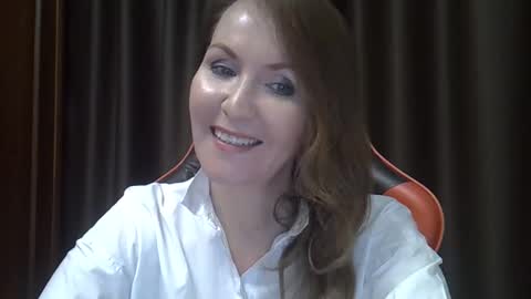 taisialucky77 online show from October 31, 5:25 pm