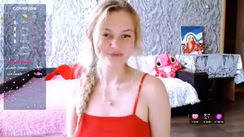 Snapshot of taissia_sweet chatting on August 4, 8:06 am Im Taya online show from August 4, 8:06 am