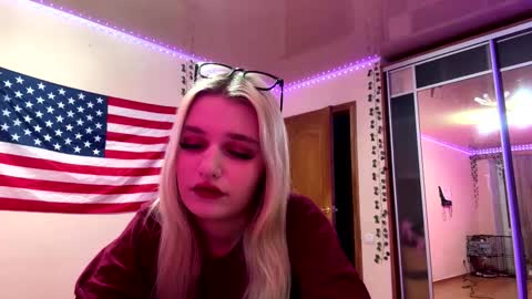 Snapshot of taitebinner chatting on March 2, 5:20 pm Mia online show from March 2, 5:20 pm