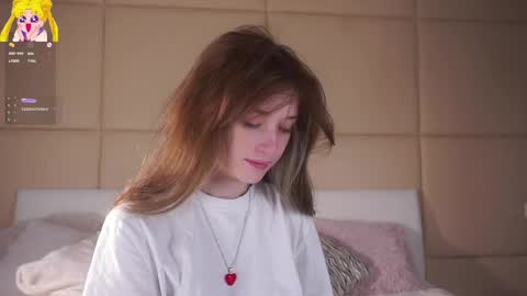 Snapshot of taitehambelton chatting on May 29, 1:47 am Mia online show from May 29, 1:47 am