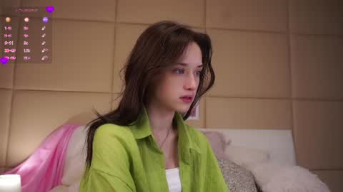 Mia online show from July 8, 1:21 am