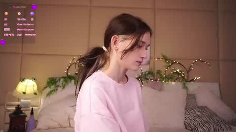 Mia online show from August 2, 1:59 am