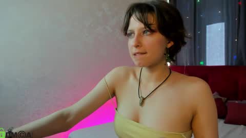 Snapshot of taithelmi chatting on March 31, 9:32 am Jean online show from March 31, 9:32 am