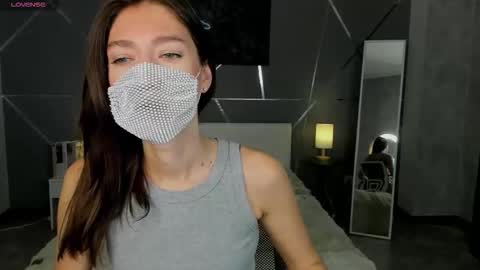 Snapshot of take_me_to_moon chatting on October 23, 1:38 am Sasha online show from October 23, 1:38 am